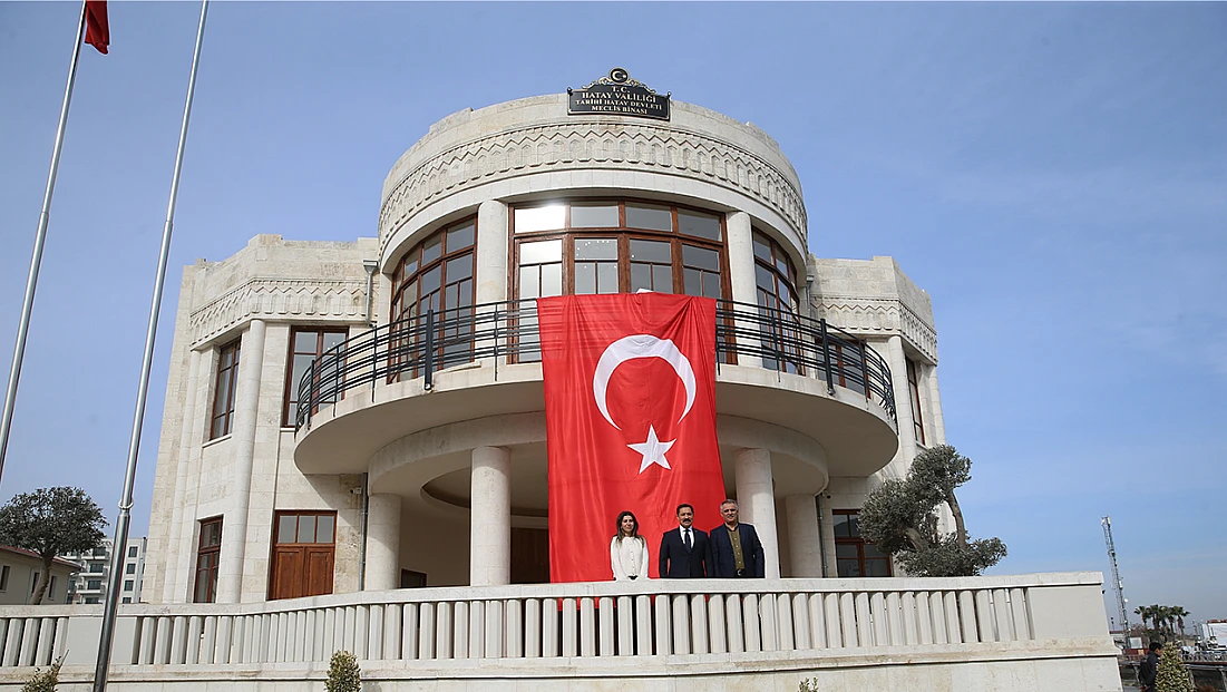 Aslına uygun şekilde yeniden inşa edilen tarihi meclis binası tanıtıldı