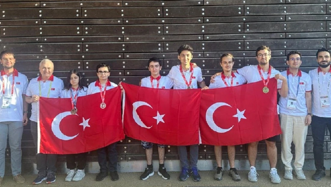 Bilim Olimpiyatlarında Türk öğrenciler, tarih yazdı
