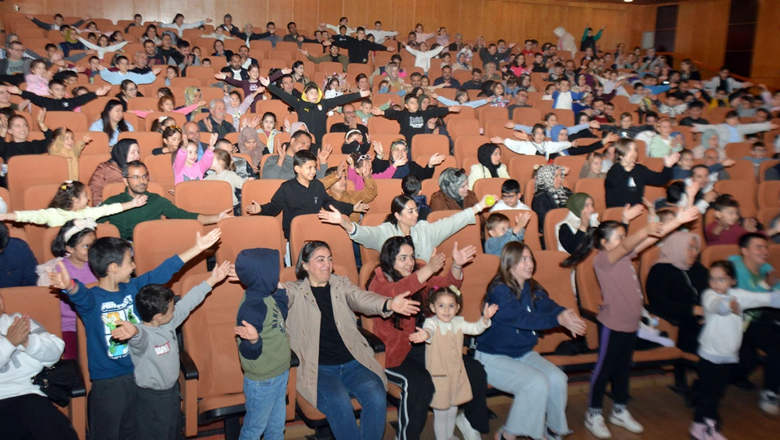 Dile Benden Ne Dilersen gösterisi çocukları hayal dünyasına götürdü