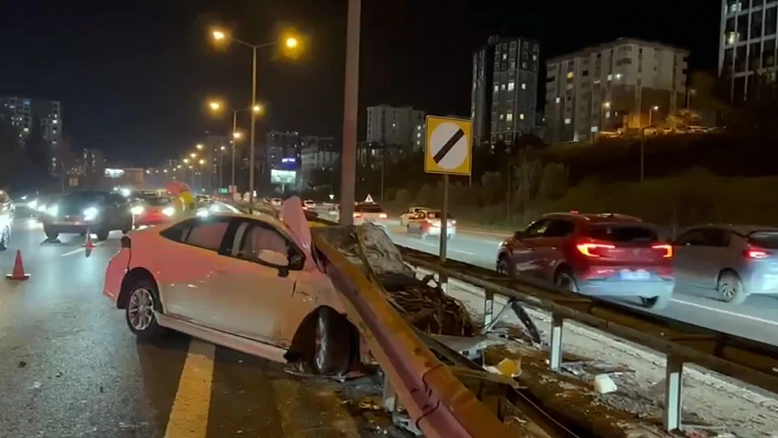 İki otomobilin çarpıştığı feci kazada 2 kişi yaralandı