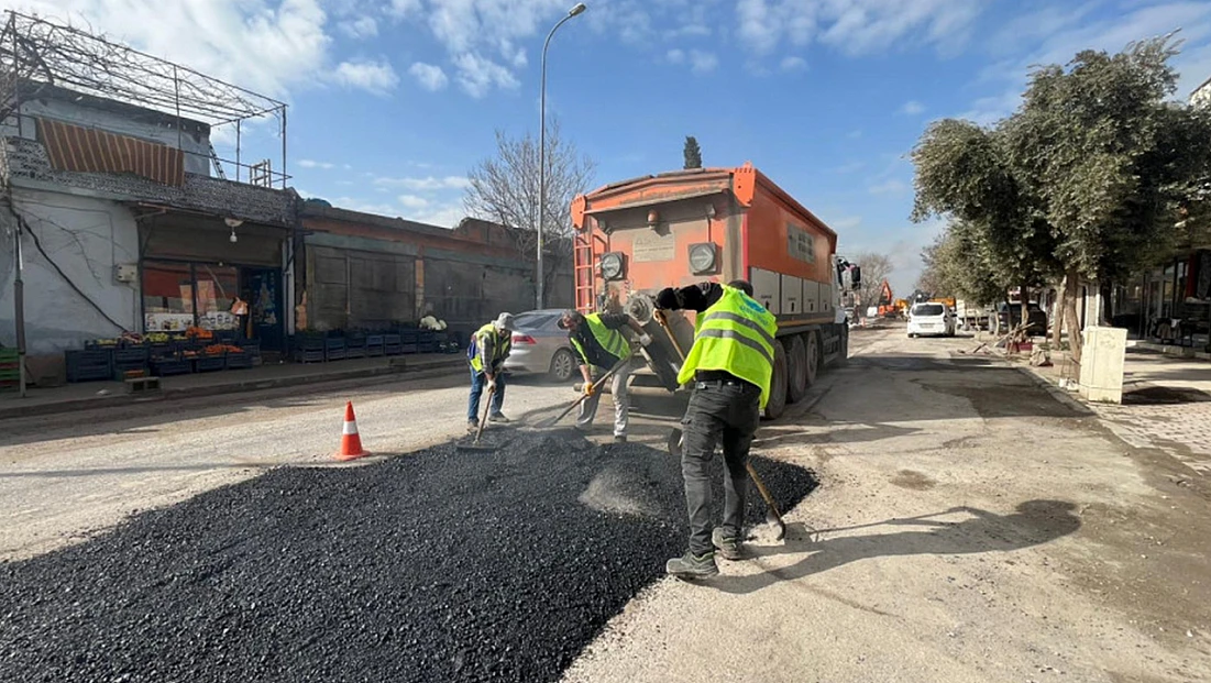 Kahramanmaraş’ta deforme olan yollar onarılıyor