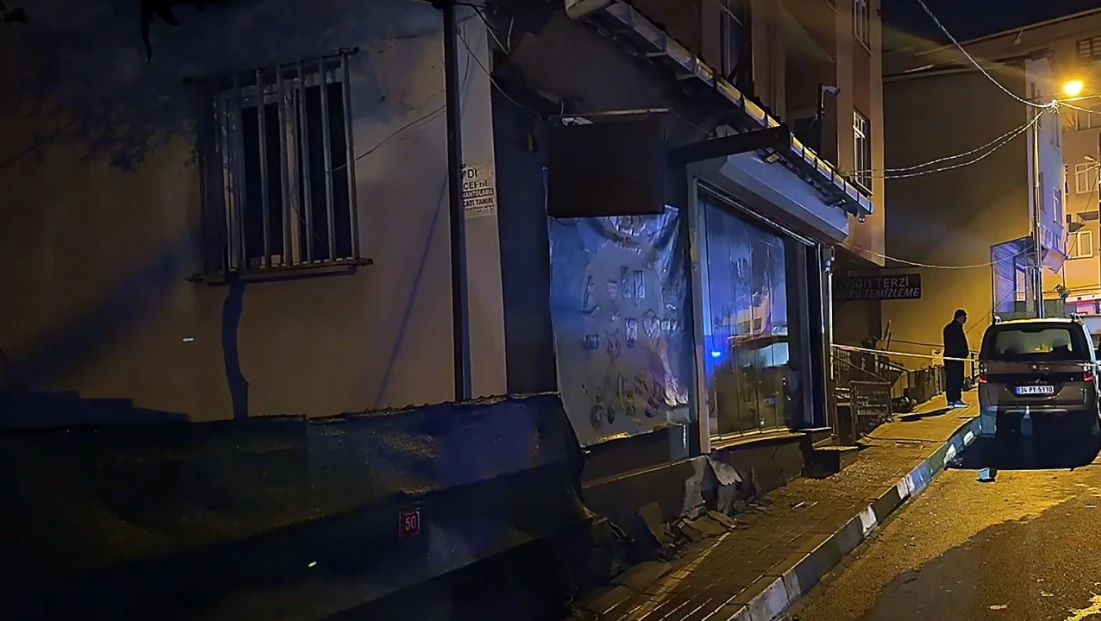 Kolonlarında çatlak oluşan 2 katlı bina boşaltıldı