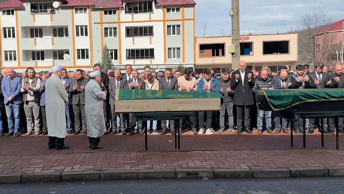 Maden ocağındaki göçükte ölen 2 işçinin cenazeleri defnedildi