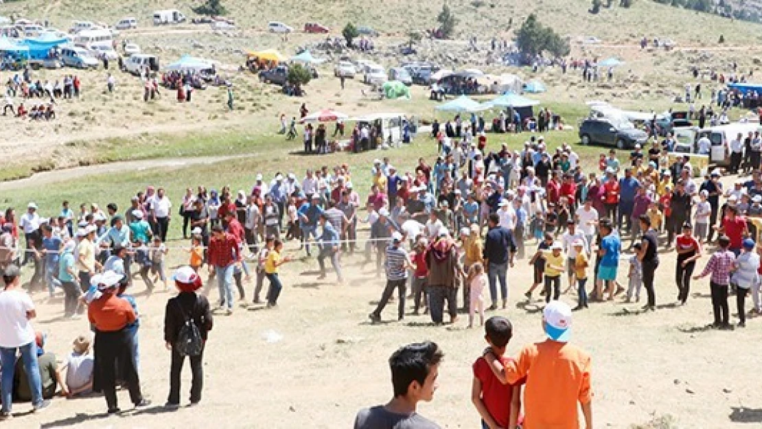 Çağlayancerit Ayranpınarı 1. Yayla Şenliği!