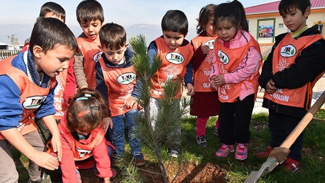 Minik Eller Fidanları Toprakla Buluşturdu!