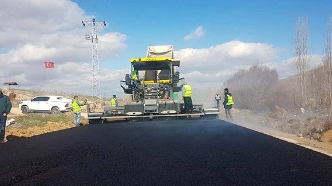 Izgın grup yolunda sıcak asfalt çalışması!