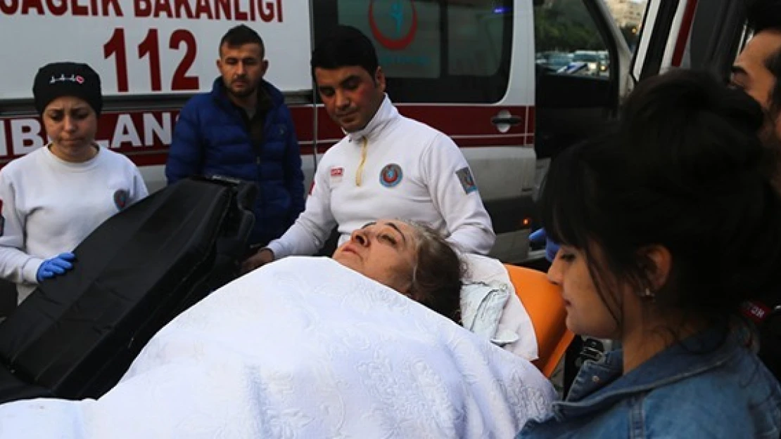 Hasta taşıyan ambulans kaza yaptı!