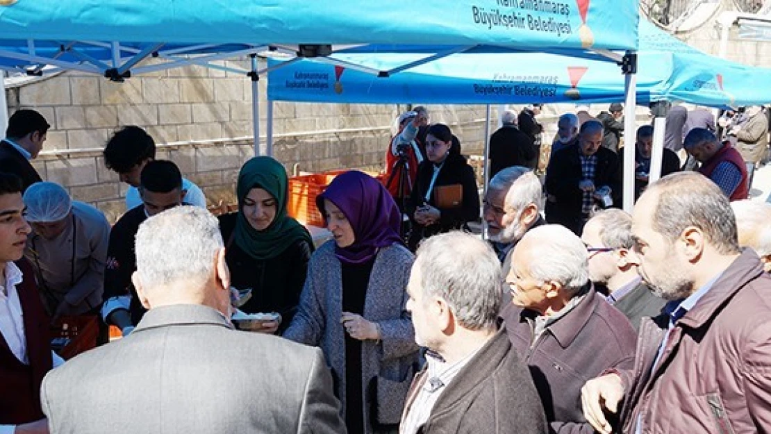 Kahramanmaraş'ta Çanakkale zaferi helvası dağıtıldı!