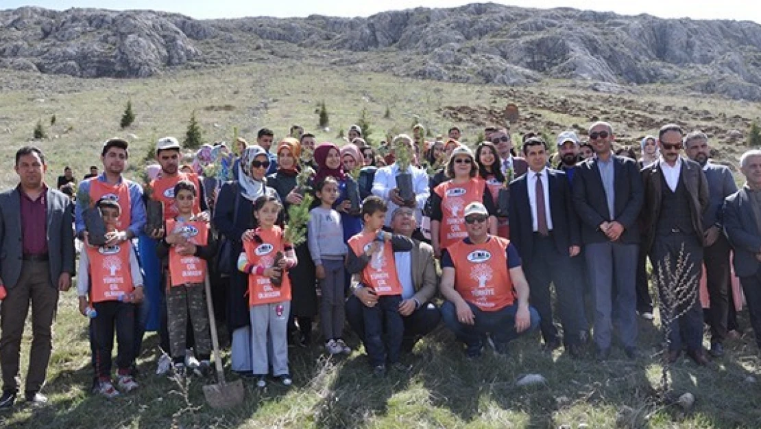 Kahramanmaraş'ın aday öğretmenleri, fidan dikti!