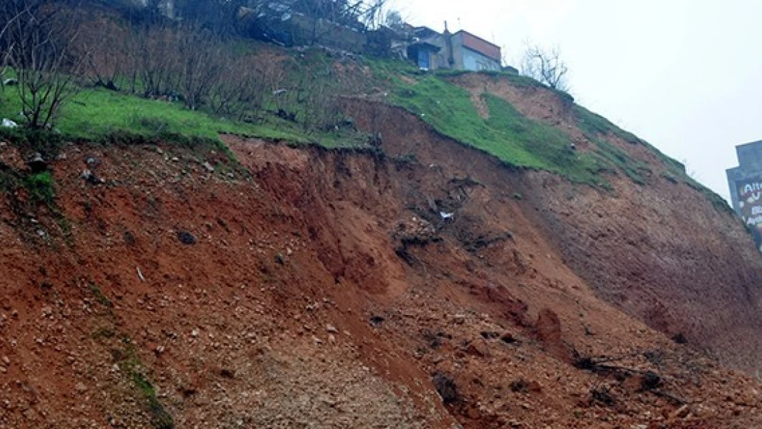 Kahramanmaraş'ta heyelan riski nedeniyle 3 ev boşaltıldı!