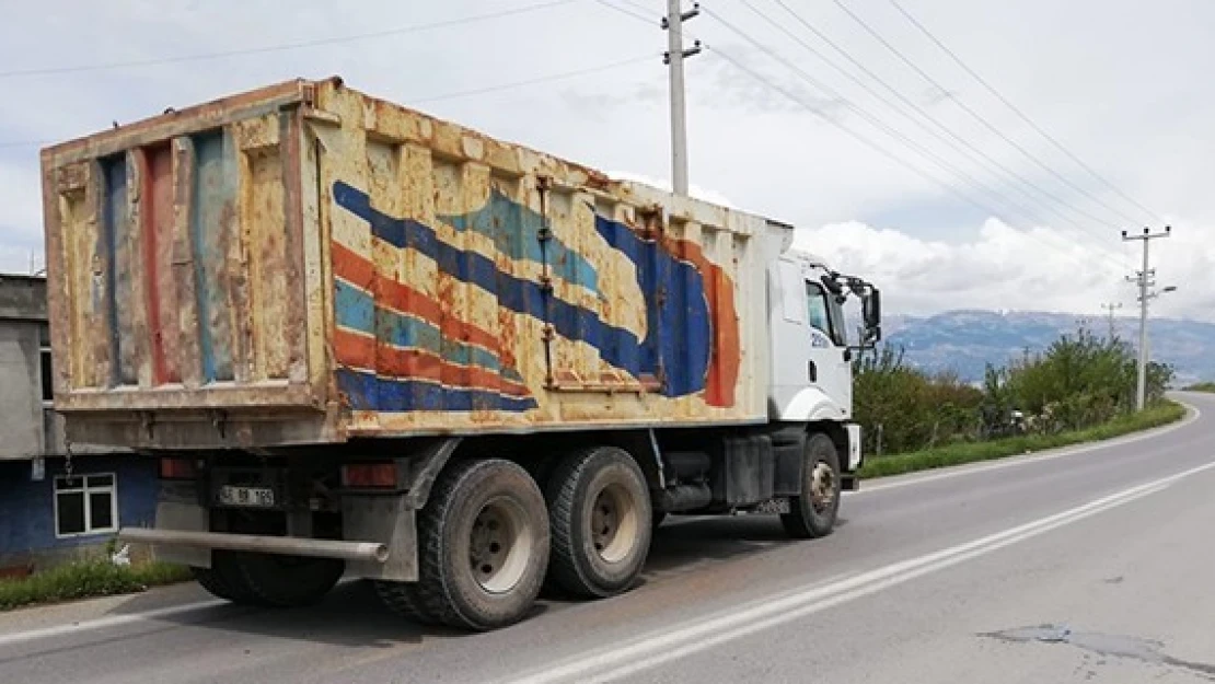 Kahramanmaraş'ta kamyonun çaptığı çocuk yaralandı!