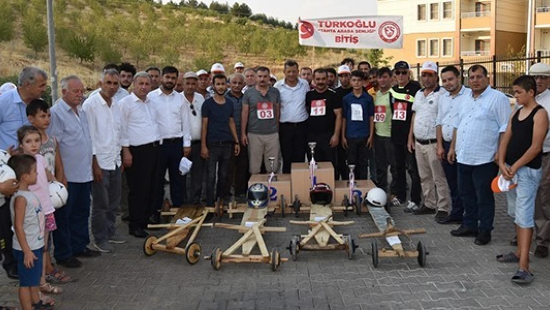 Tahta arabalarla 'Türkoğlu Rally'