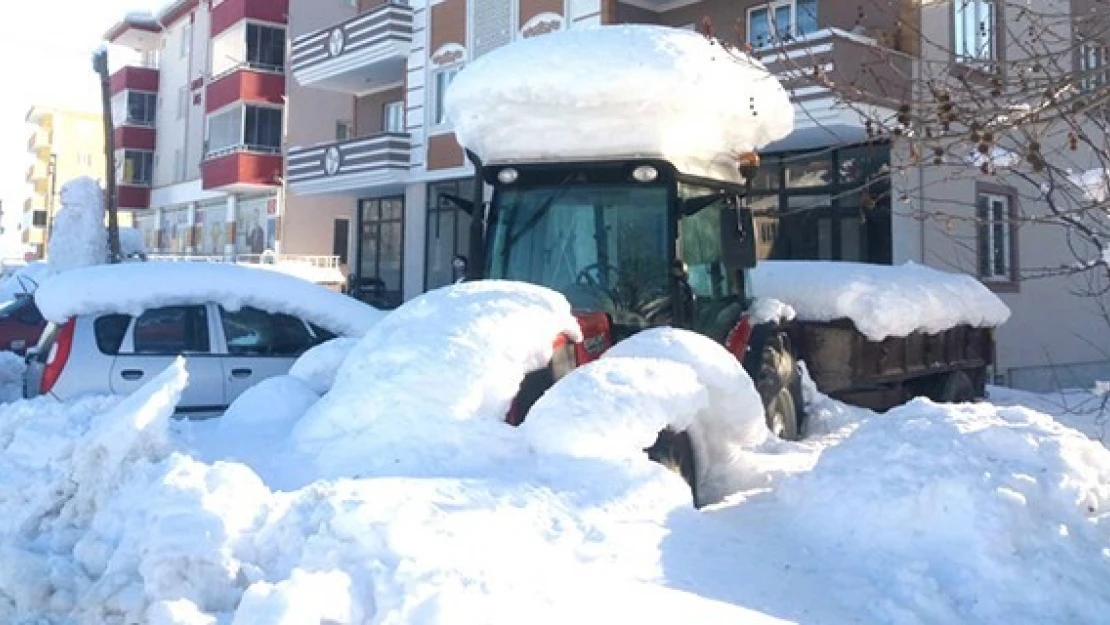 Kahramanmaraş'ta kar kalınlığı 2 m'ye ulaştı!