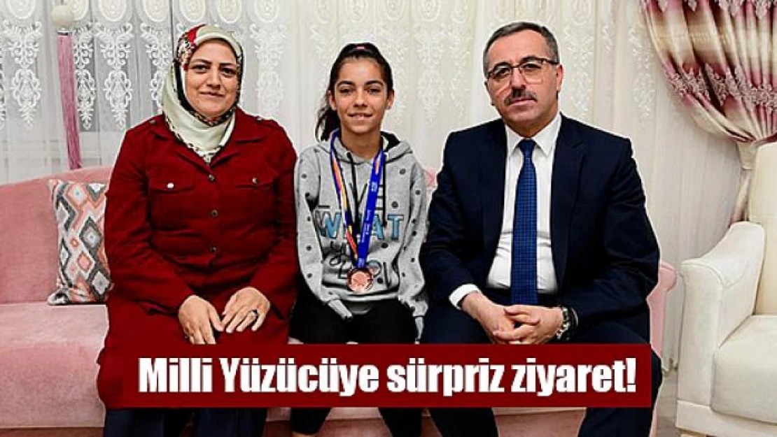 Milli Yüzücüye sürpriz ziyaret!