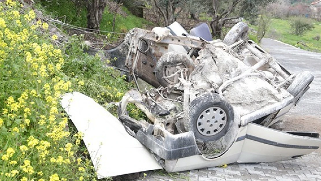 Kahramanmaraş'ta şarampole devrilen araçta can pazarı!