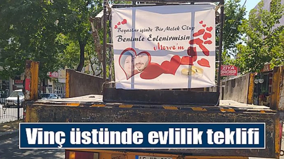 Vinç üstünde evlilik teklifi