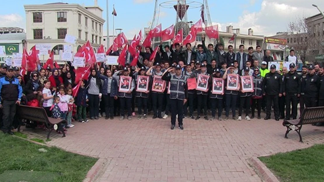 Elbistanlı öğrenciler, Türk Polis Teşkilatı için yürüdü!