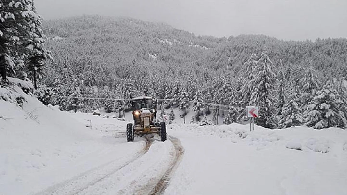 Kahramanmaraş'ta kar kalınlığı 2 metreyi geçti!