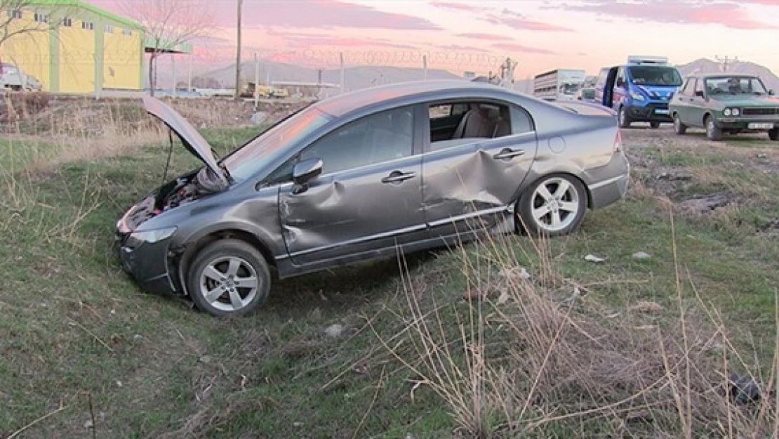 Kahramanmaraş'ta kamyonla otomobil çarpıştı: 6 yaralı