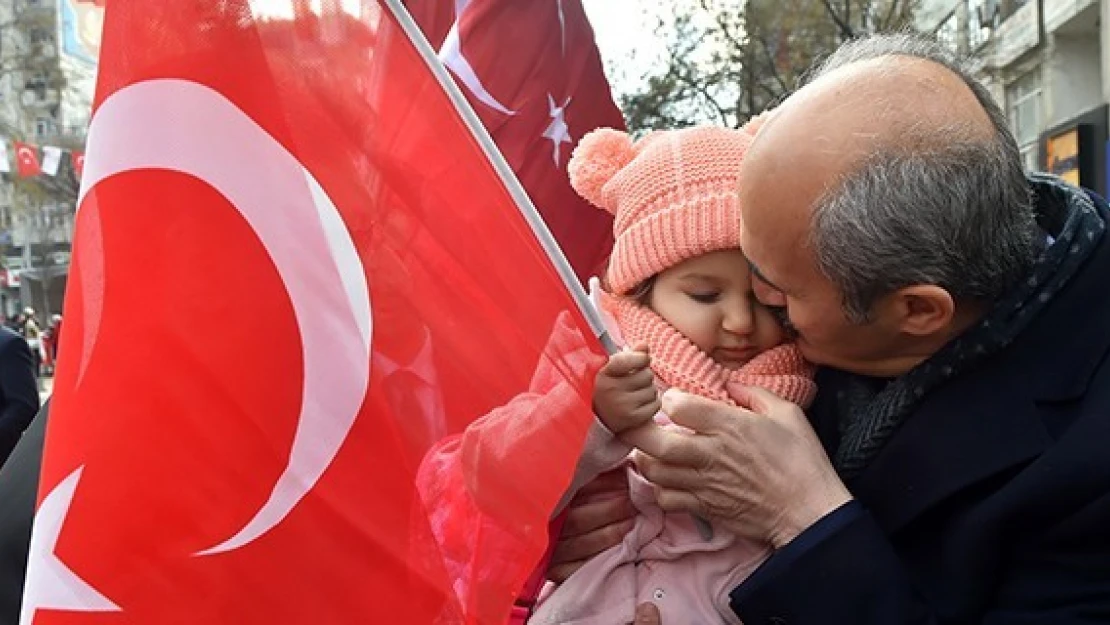 Dulkadiroğlu'ndan 12 Şubat'ın anısına 12 bin Türk Bayrağı!