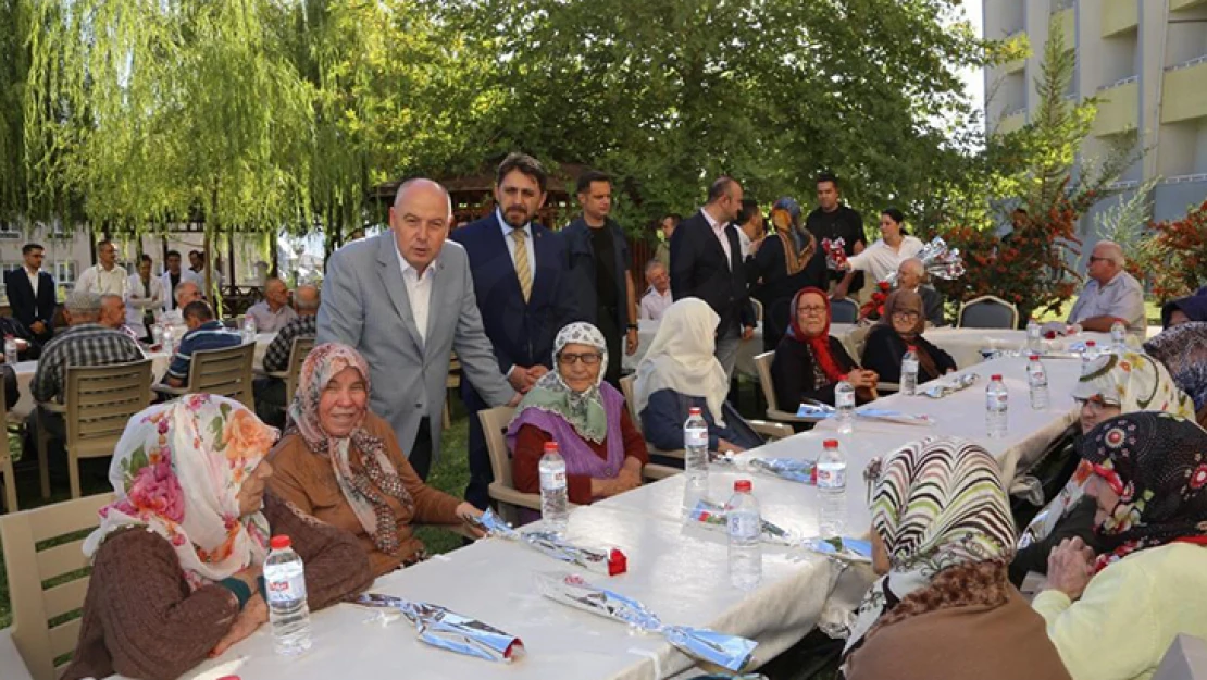 1 Ekim Dünya Yaşlılar Günü, Huzurevinde kutlandı