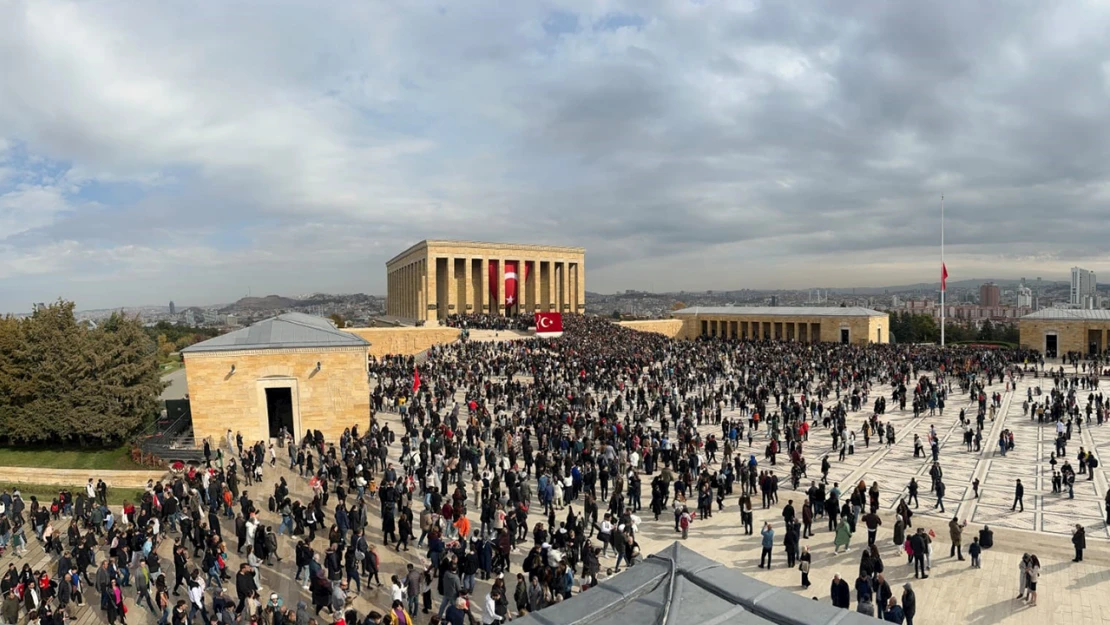 10 Kasım'da Anıtkabir'e ziyaretçi rekoru!