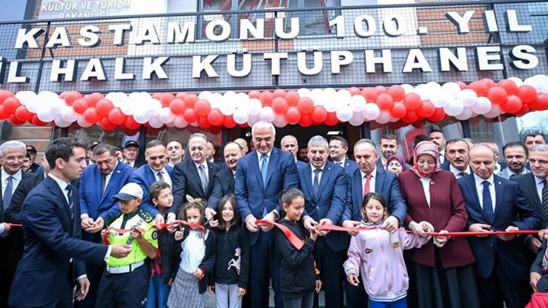 100. Yıl İl Halk Kütüphanesi, okurlarla buluştu