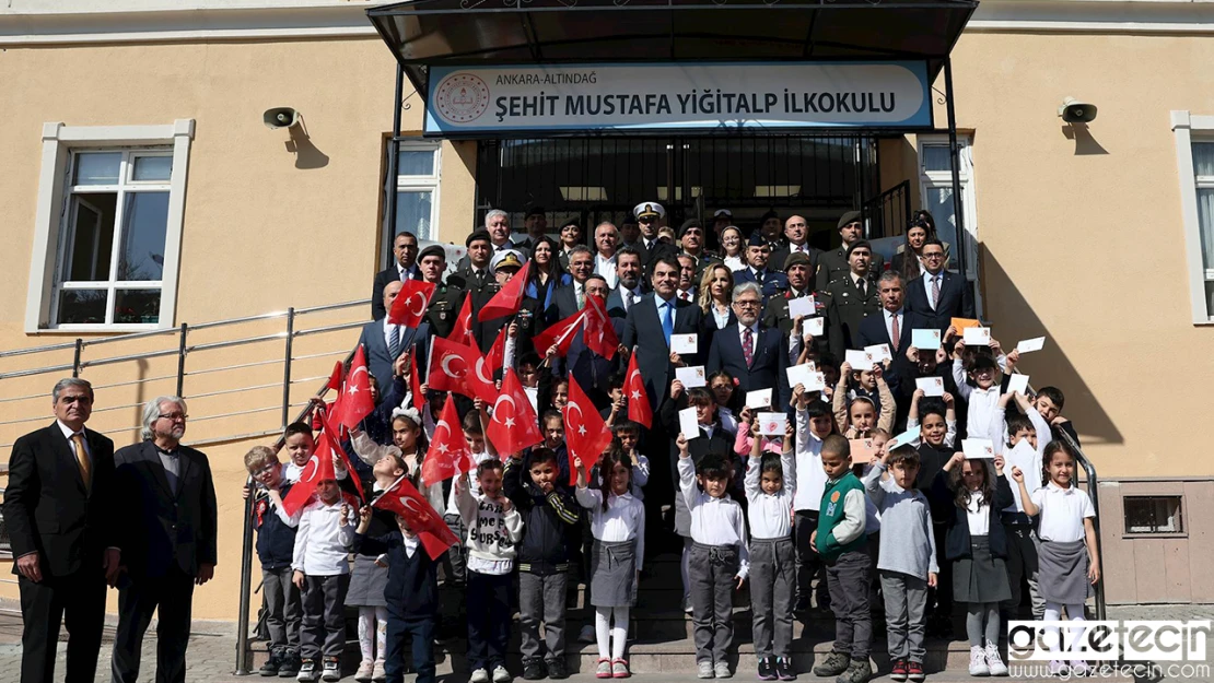 11 binden fazla öğrenci ilk mektuplarını Mehmetçiğe yazdı