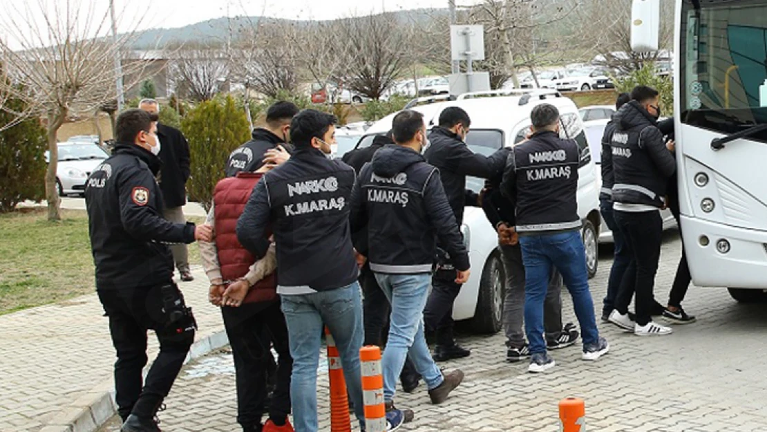 15 Sokak satıcısı tek tek yakalanarak tutuklandı