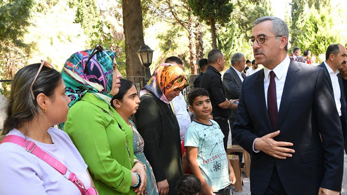 15 Temmuz Demokrasi ve Milli Birlik Günü'nde şehitlik ziyaret edildi