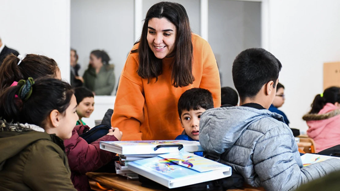 202 Bin 817 depremzede öğrenci nakil yaptı