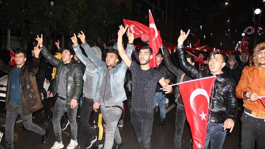 Hatay, Mehmetçik için yürüdü!