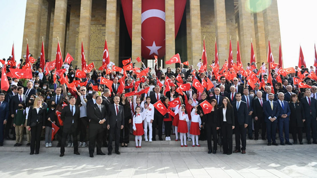 23 Nisan çocukları Ata'nın huzurunda