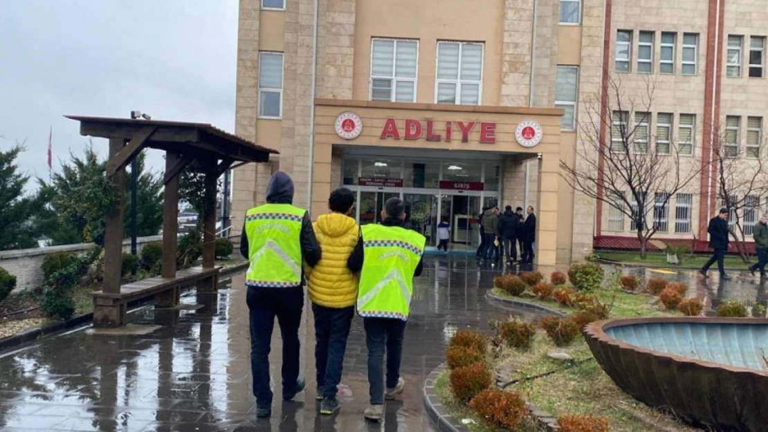 8 Yıl 4 Ay kesinleşmiş hapis cezasıyla aranan zanlı yakalandı