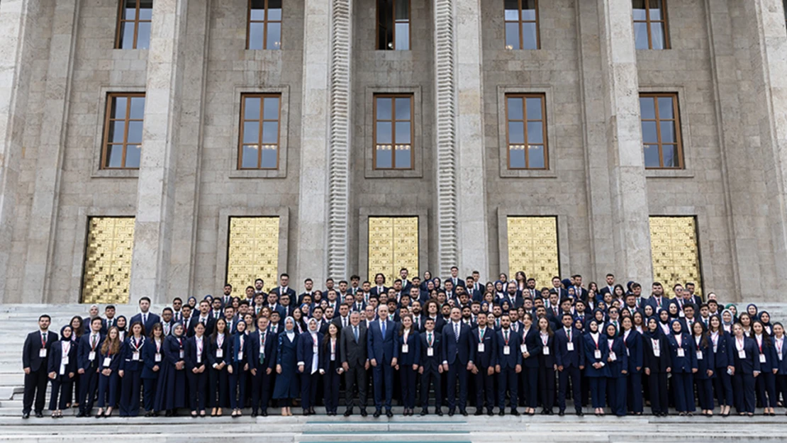 81 İlin gençleri Meclis'te