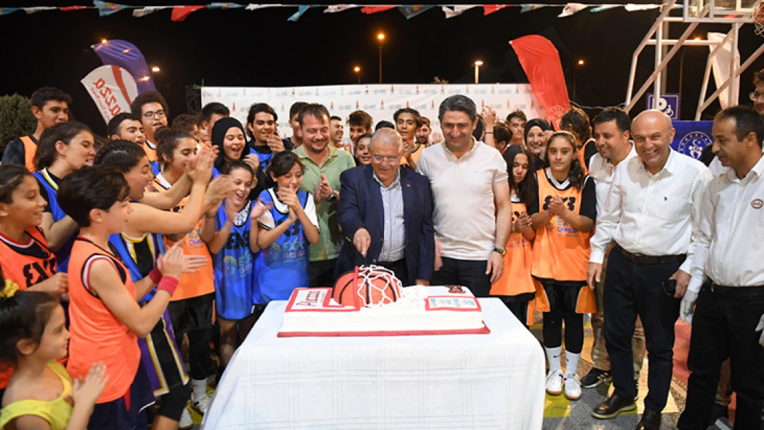 90 Takım, 270 sporcunun katıldığı Streetball Turnuvası nefes kesti