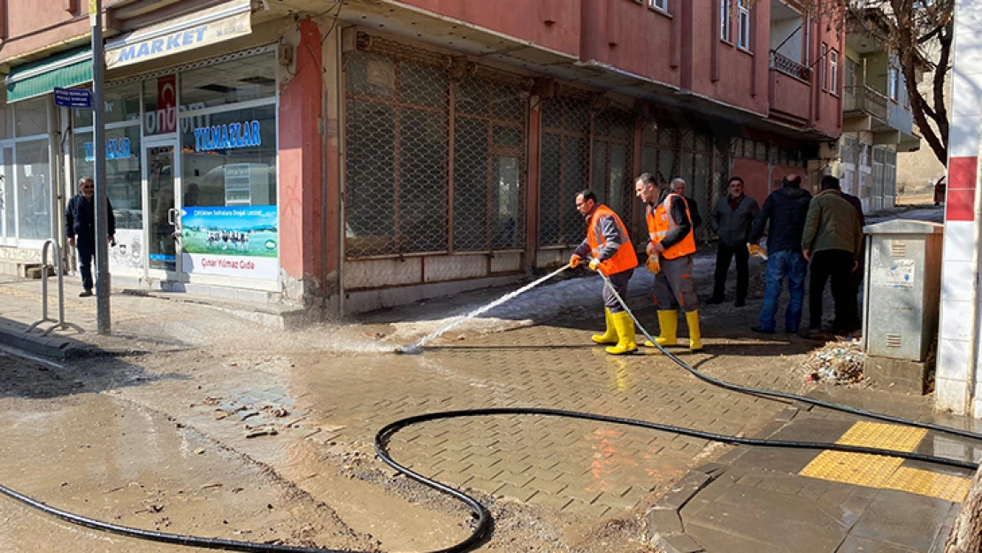 Afşin'de depremin izleri siliniyor