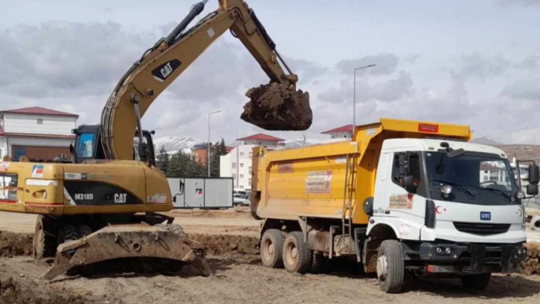 Afşin ve Elbistan'da geçici barınma merkezlerinin altyapısı sürüyor