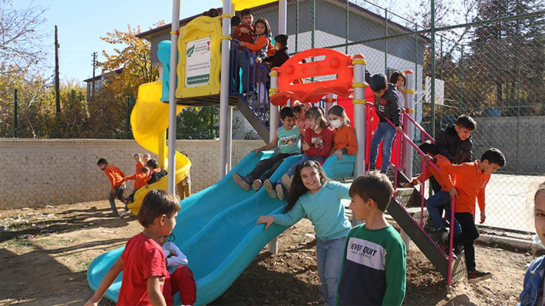 Afşinli miniklerden çocuk parkı için Başkan Güngör'e teşekkür