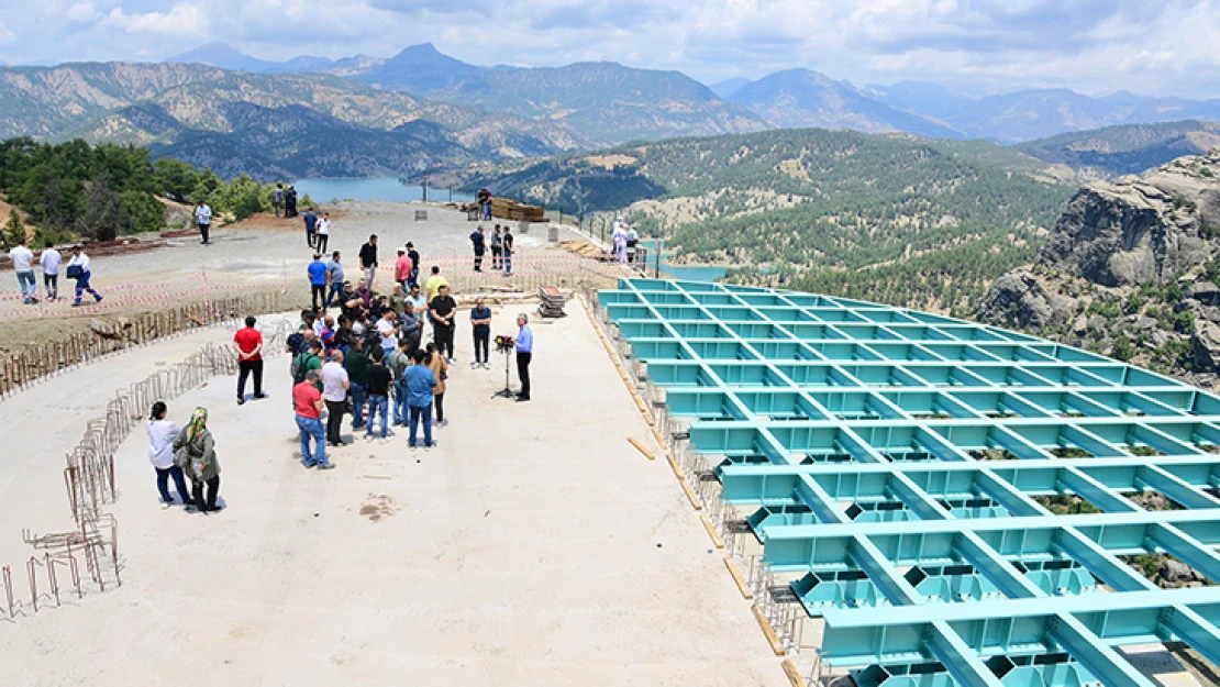 Ali Kayası Cam Terasta konuşan Başkan Güngör: Deprem müzesi inşa edeceğiz