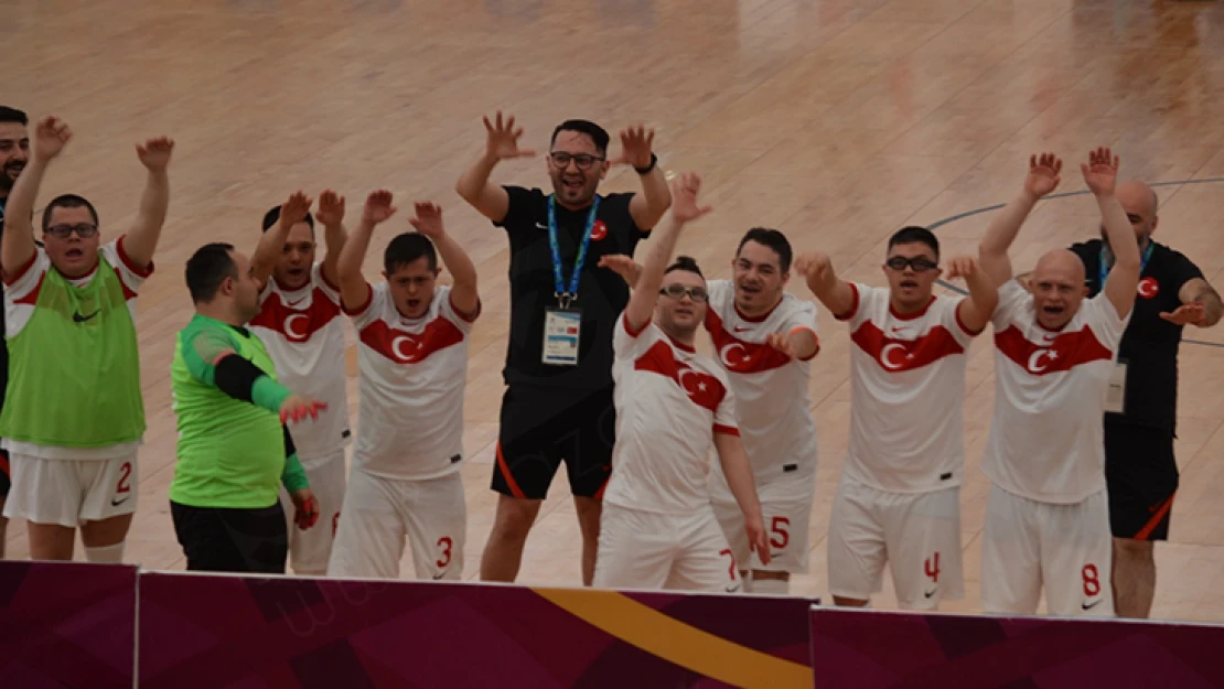 Alkışlar Down Sendromlular Futsal Milli Takımı'na