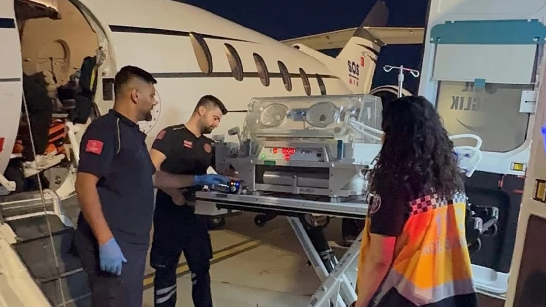 Ambulans uçak 10 günlük bebek için havalandı