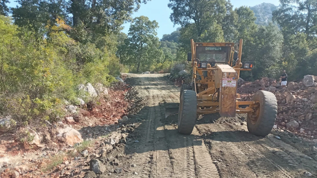 Andırın'da 11 mahallenin yolu yenileniyor