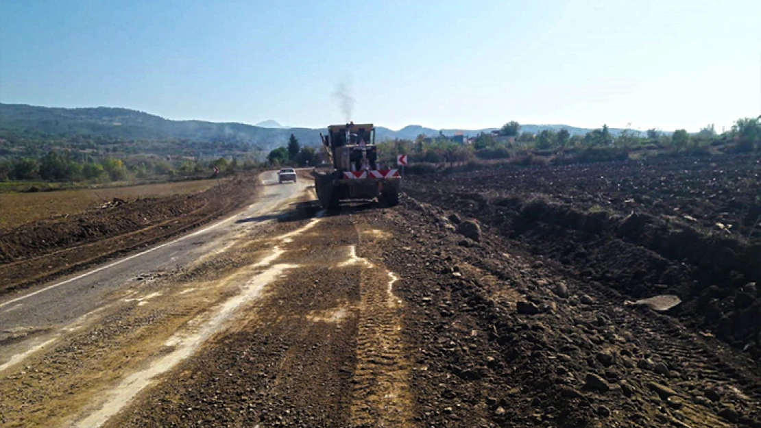 Andırın'da 8 mahalleyi birbirine bağlayan yol, yenileniyor