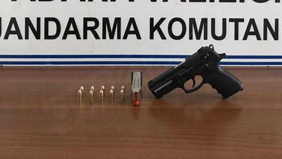 Aracında ruhsatsız tabanca ele geçirilen zanlı yakalandı