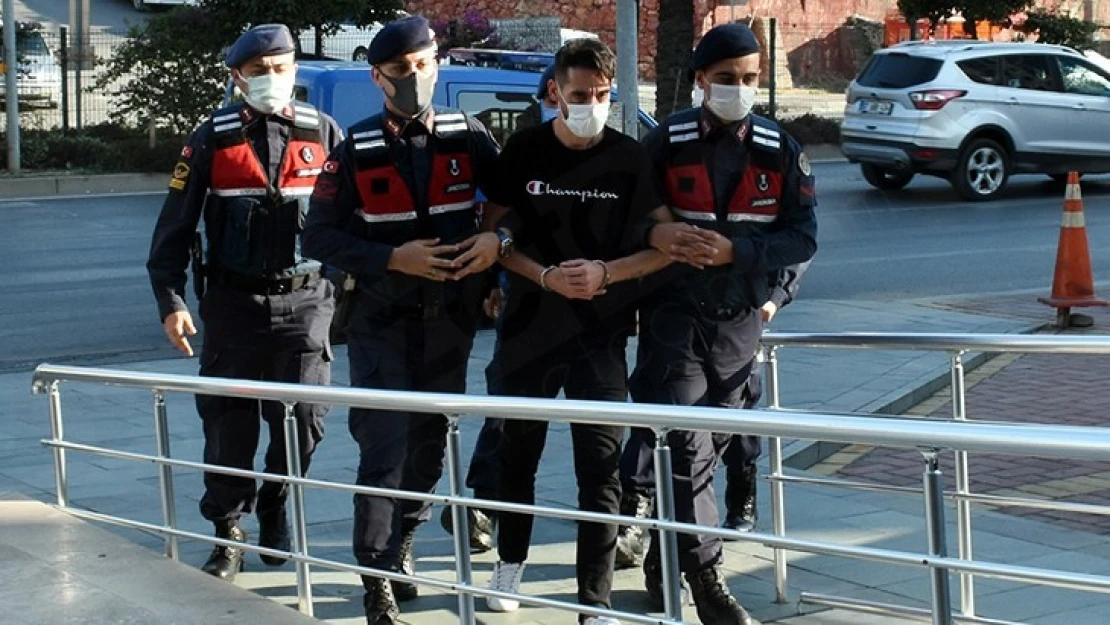 Aranan cinayet zanlısı berberde tıraş olurken yakalandı