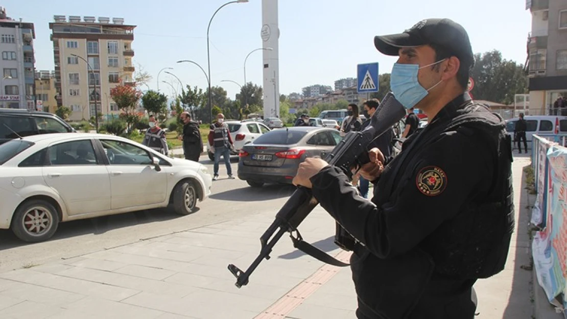 Asayiş uygulamasında aranan 2 şüpheli yakalandı