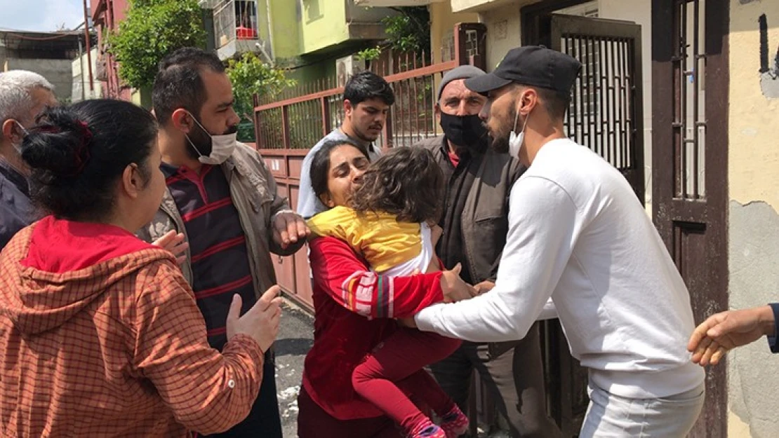 Babasının rehin tutup damdan atmakla tehdit ettiği 4 yaşındaki çocuk kurtarıldı