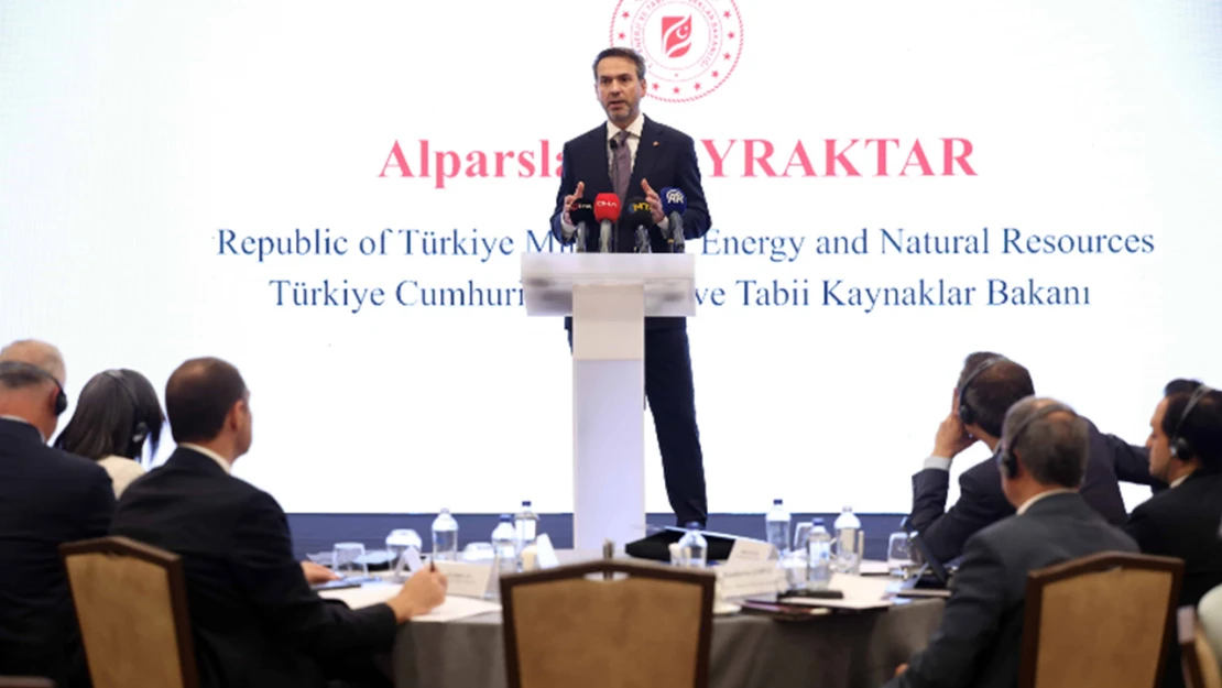 Bakan Bayraktar, yenilenebilir enerjide yeni hedefleri anlattı