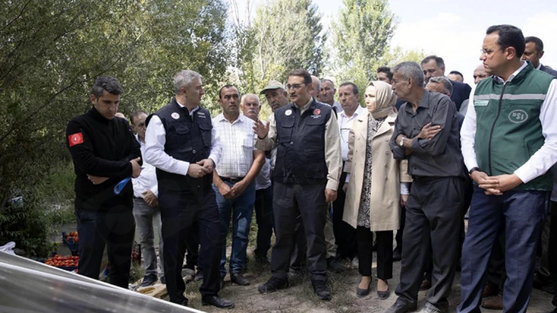 Bakan Dönmez, çiftçiye temiz kaynaktan elektrik sağlayacak MOBİTEM'i inceledi